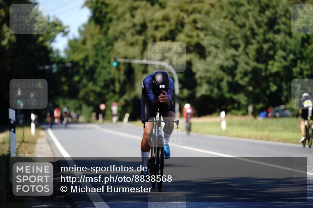 07.09.2025 - 19. Norderstedt Triathlon Michael Burmester http://msf.ph/oto/8838568 07.09.2025 14:32:30 Radfahren 980 meine-sportfotos.de