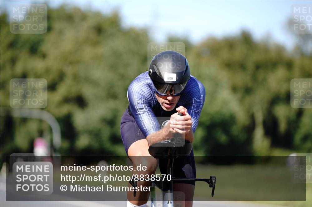 07.09.2025 - 19. Norderstedt Triathlon Michael Burmester http://msf.ph/oto/8838570 07.09.2025 14:32:31 Radfahren 980 meine-sportfotos.de