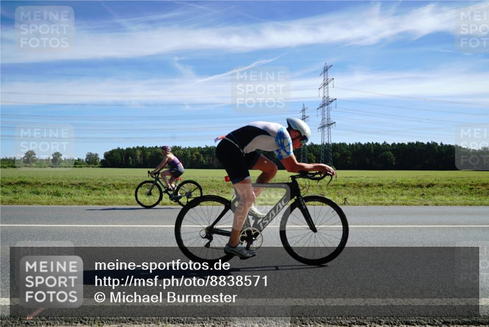 07.09.2025 - 19. Norderstedt Triathlon Michael Burmester http://msf.ph/oto/8838571 07.09.2025 12:07:41 Radfahren 151, 838 meine-sportfotos.de