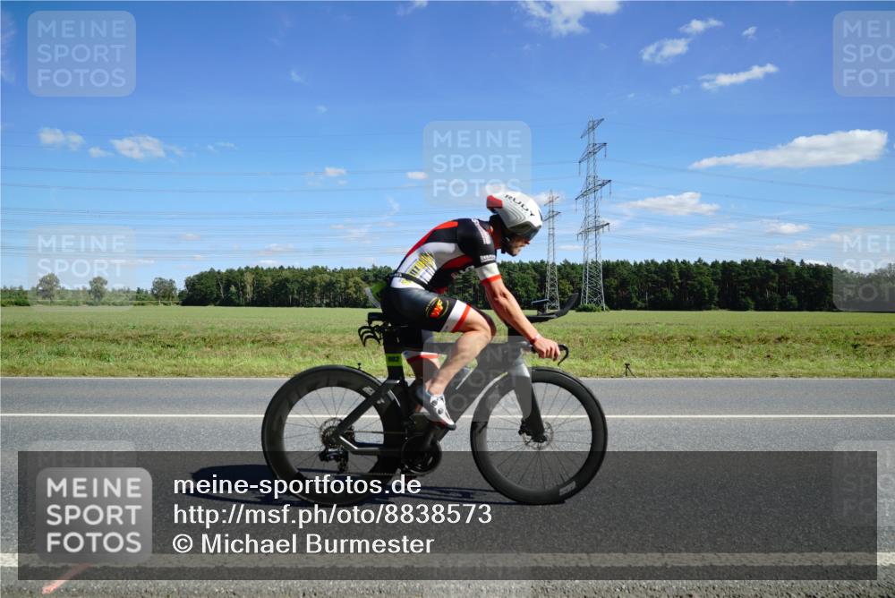 07.09.2025 - 19. Norderstedt Triathlon Michael Burmester http://msf.ph/oto/8838573 07.09.2025 14:17:07 Radfahren 982 meine-sportfotos.de