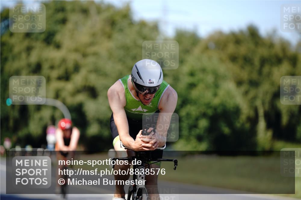 07.09.2025 - 19. Norderstedt Triathlon Michael Burmester http://msf.ph/oto/8838576 07.09.2025 14:32:43 Radfahren 382, 999, 1003 meine-sportfotos.de