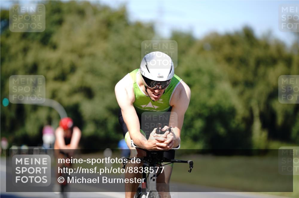 07.09.2025 - 19. Norderstedt Triathlon Michael Burmester http://msf.ph/oto/8838577 07.09.2025 14:32:43 Radfahren 382, 999, 1003 meine-sportfotos.de
