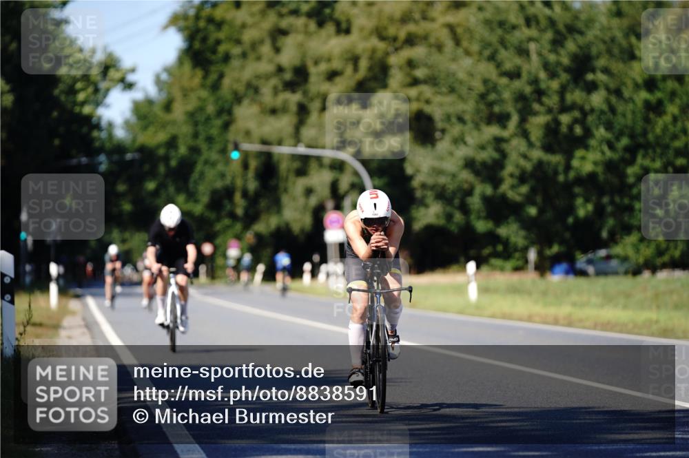 07.09.2025 - 19. Norderstedt Triathlon Michael Burmester http://msf.ph/oto/8838591 07.09.2025 14:32:49 Radfahren 382, 1025, 1503 meine-sportfotos.de