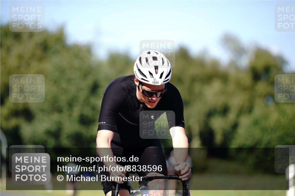 07.09.2025 - 19. Norderstedt Triathlon Michael Burmester http://msf.ph/oto/8838596 07.09.2025 14:32:52 Radfahren 1025, 1503 meine-sportfotos.de