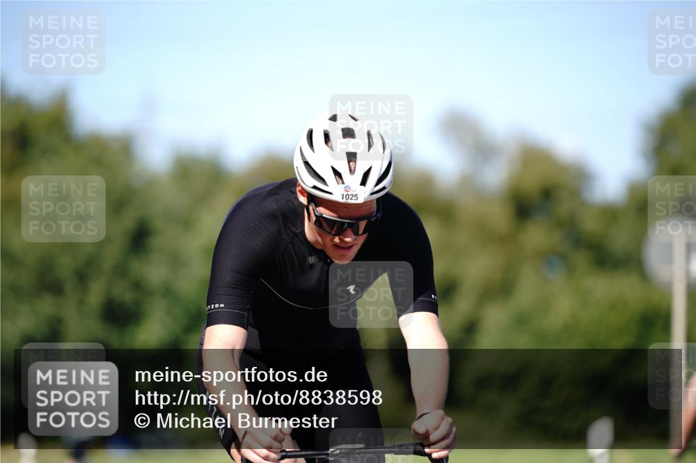 07.09.2025 - 19. Norderstedt Triathlon Michael Burmester http://msf.ph/oto/8838598 07.09.2025 14:32:53 Radfahren 983, 1025, 1503 meine-sportfotos.de
