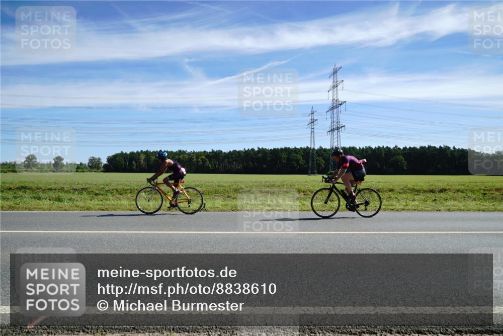 07.09.2025 - 19. Norderstedt Triathlon Michael Burmester http://msf.ph/oto/8838610 07.09.2025 12:07:58 Radfahren 1276 meine-sportfotos.de