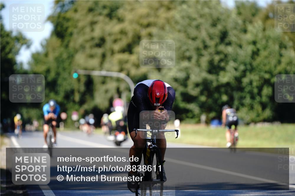 07.09.2025 - 19. Norderstedt Triathlon Michael Burmester http://msf.ph/oto/8838611 07.09.2025 14:33:03 Radfahren 911 meine-sportfotos.de