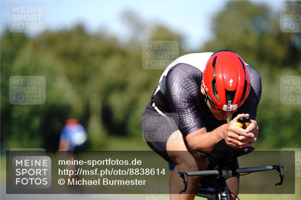 07.09.2025 - 19. Norderstedt Triathlon Michael Burmester http://msf.ph/oto/8838614 07.09.2025 14:33:04 Radfahren 880, 911 meine-sportfotos.de