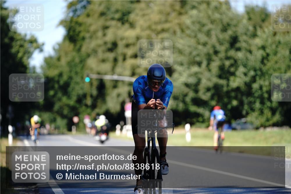 07.09.2025 - 19. Norderstedt Triathlon Michael Burmester http://msf.ph/oto/8838618 07.09.2025 14:33:06 Radfahren 880, 911 meine-sportfotos.de