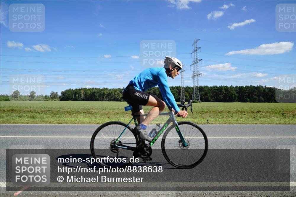 07.09.2025 - 19. Norderstedt Triathlon Michael Burmester http://msf.ph/oto/8838638 07.09.2025 14:17:26 Radfahren 364, 373, 1009, 1469 meine-sportfotos.de