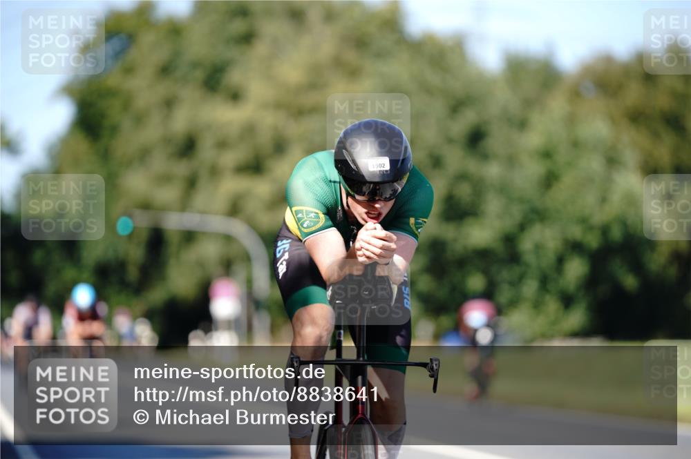 07.09.2025 - 19. Norderstedt Triathlon Michael Burmester http://msf.ph/oto/8838641 07.09.2025 14:33:21 Radfahren 438, 442, 1004, 1502 meine-sportfotos.de