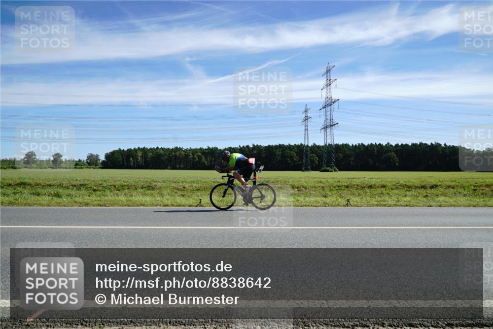 07.09.2025 - 19. Norderstedt Triathlon Michael Burmester http://msf.ph/oto/8838642 07.09.2025 12:08:15 Radfahren 218 meine-sportfotos.de