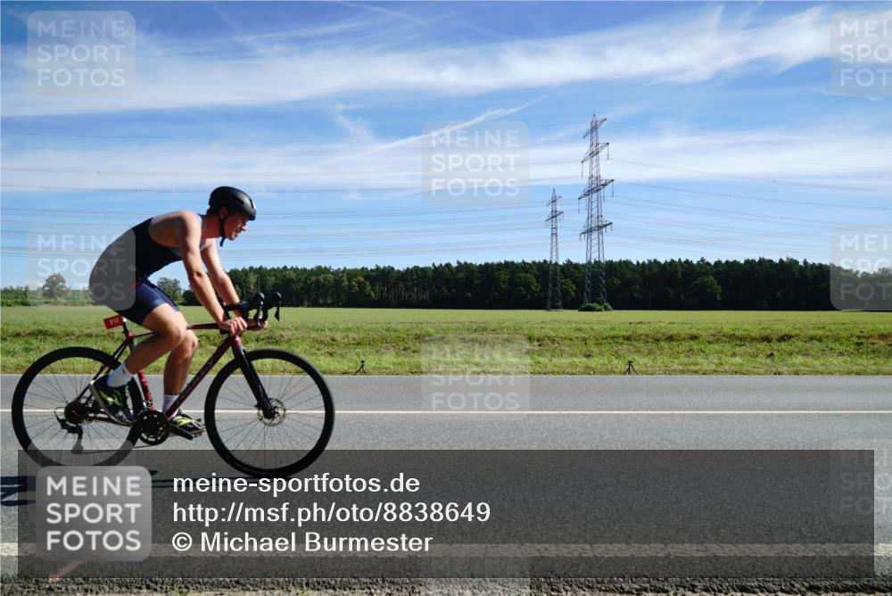 07.09.2025 - 19. Norderstedt Triathlon Michael Burmester http://msf.ph/oto/8838649 07.09.2025 12:08:16 Radfahren 218, 1397 meine-sportfotos.de