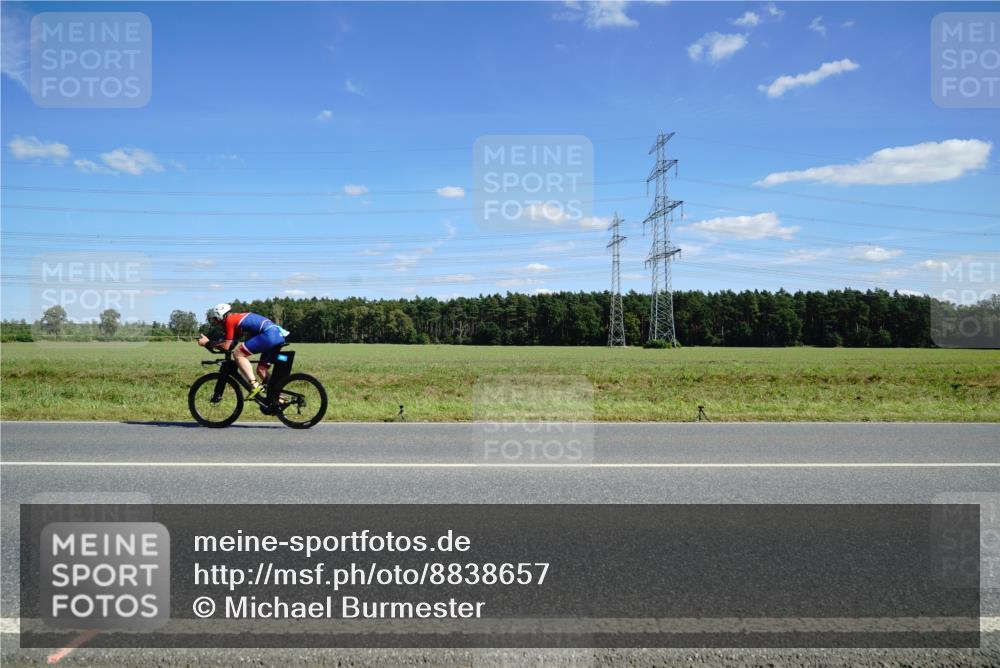 07.09.2025 - 19. Norderstedt Triathlon Michael Burmester http://msf.ph/oto/8838657 07.09.2025 14:17:38 Radfahren  meine-sportfotos.de