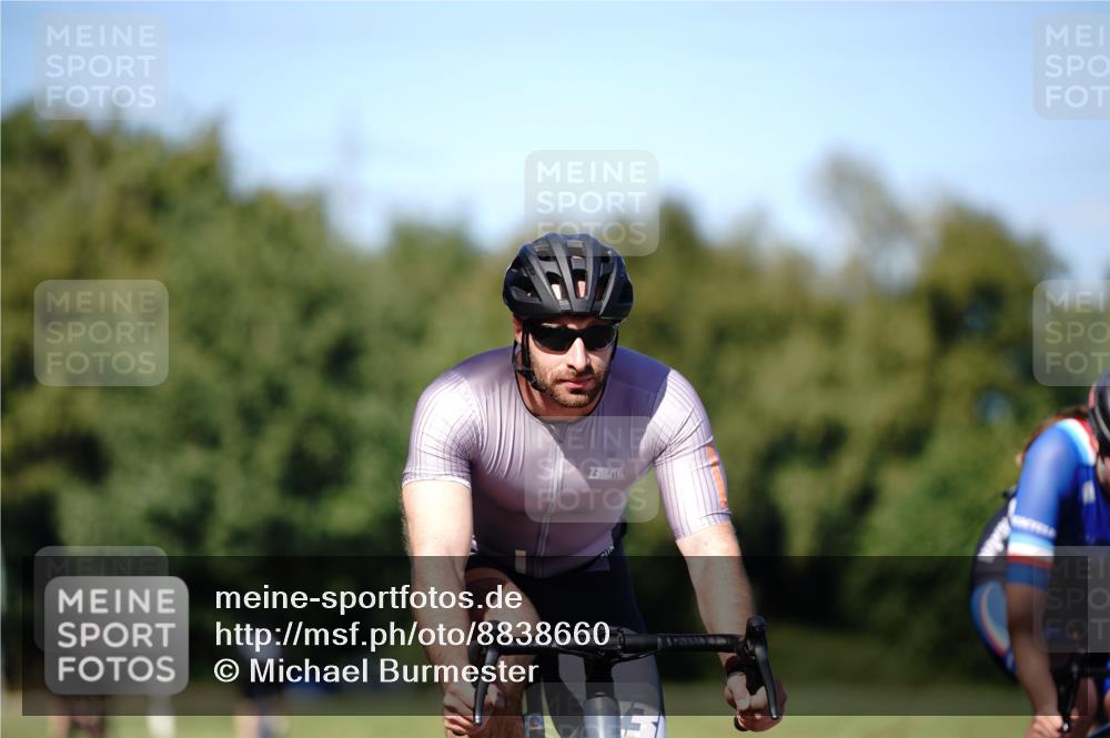 07.09.2025 - 19. Norderstedt Triathlon Michael Burmester http://msf.ph/oto/8838660 07.09.2025 14:33:27 Radfahren 438, 480, 872 meine-sportfotos.de