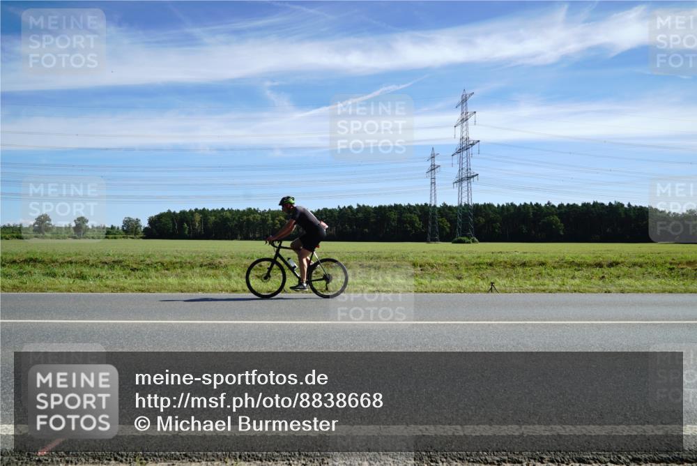 07.09.2025 - 19. Norderstedt Triathlon Michael Burmester http://msf.ph/oto/8838668 07.09.2025 12:08:20 Radfahren 1397 meine-sportfotos.de