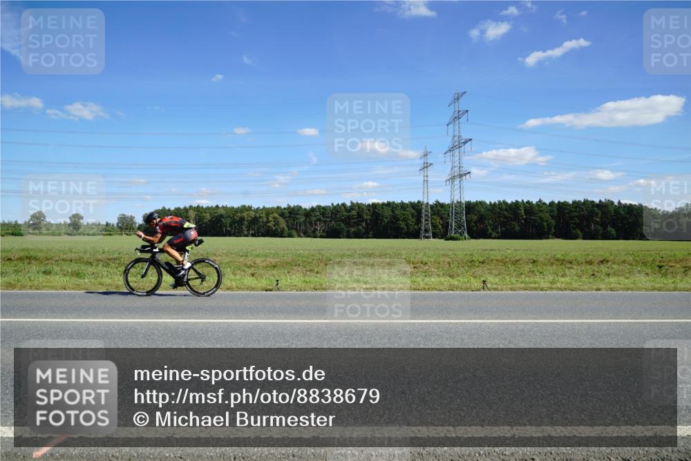 07.09.2025 - 19. Norderstedt Triathlon Michael Burmester http://msf.ph/oto/8838679 07.09.2025 14:17:47 Radfahren 1008 meine-sportfotos.de