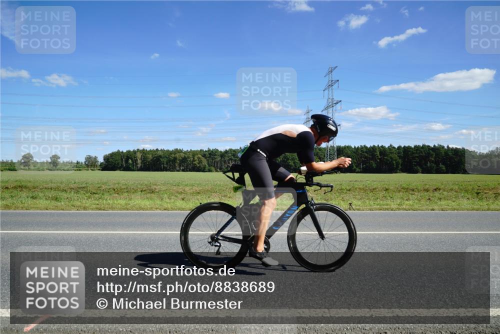 07.09.2025 - 19. Norderstedt Triathlon Michael Burmester http://msf.ph/oto/8838689 07.09.2025 14:17:51 Radfahren 395, 1036 meine-sportfotos.de