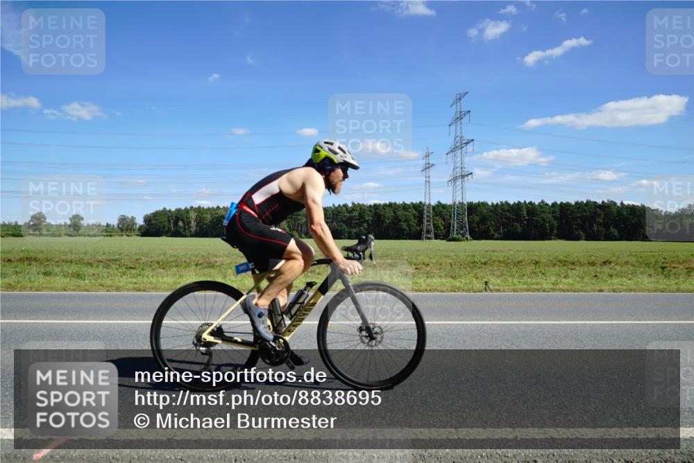 07.09.2025 - 19. Norderstedt Triathlon Michael Burmester http://msf.ph/oto/8838695 07.09.2025 14:17:52 Radfahren 395, 1014, 1036 meine-sportfotos.de