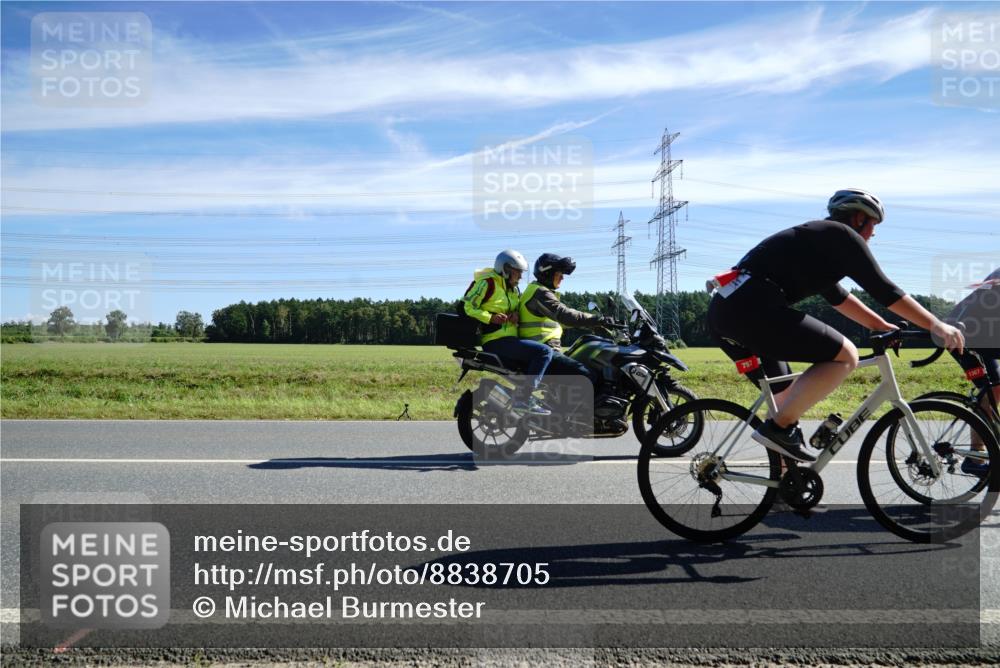 07.09.2025 - 19. Norderstedt Triathlon Michael Burmester http://msf.ph/oto/8838705 07.09.2025 12:08:29 Radfahren 757, 824, 1246, 1367 meine-sportfotos.de