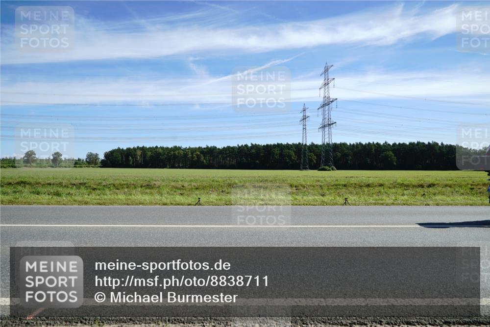 07.09.2025 - 19. Norderstedt Triathlon Michael Burmester http://msf.ph/oto/8838711 07.09.2025 12:08:30 Radfahren 757, 824, 1246, 1367, 1371 meine-sportfotos.de
