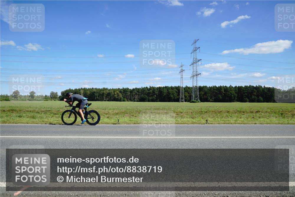 07.09.2025 - 19. Norderstedt Triathlon Michael Burmester http://msf.ph/oto/8838719 07.09.2025 14:18:00 Radfahren  meine-sportfotos.de