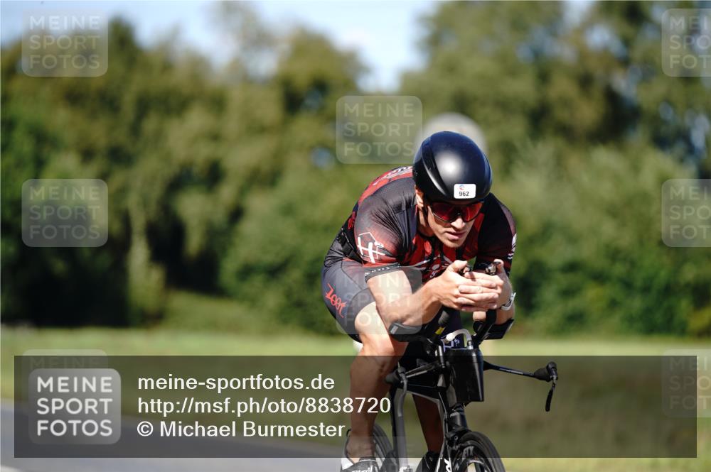 07.09.2025 - 19. Norderstedt Triathlon Michael Burmester http://msf.ph/oto/8838720 07.09.2025 14:34:07 Radfahren 962, 985, 997, 1039 meine-sportfotos.de
