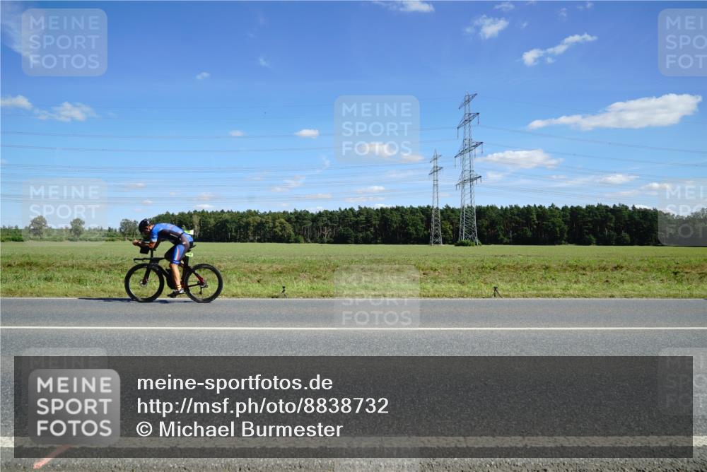 07.09.2025 - 19. Norderstedt Triathlon Michael Burmester http://msf.ph/oto/8838732 07.09.2025 14:18:10 Radfahren 1015 meine-sportfotos.de