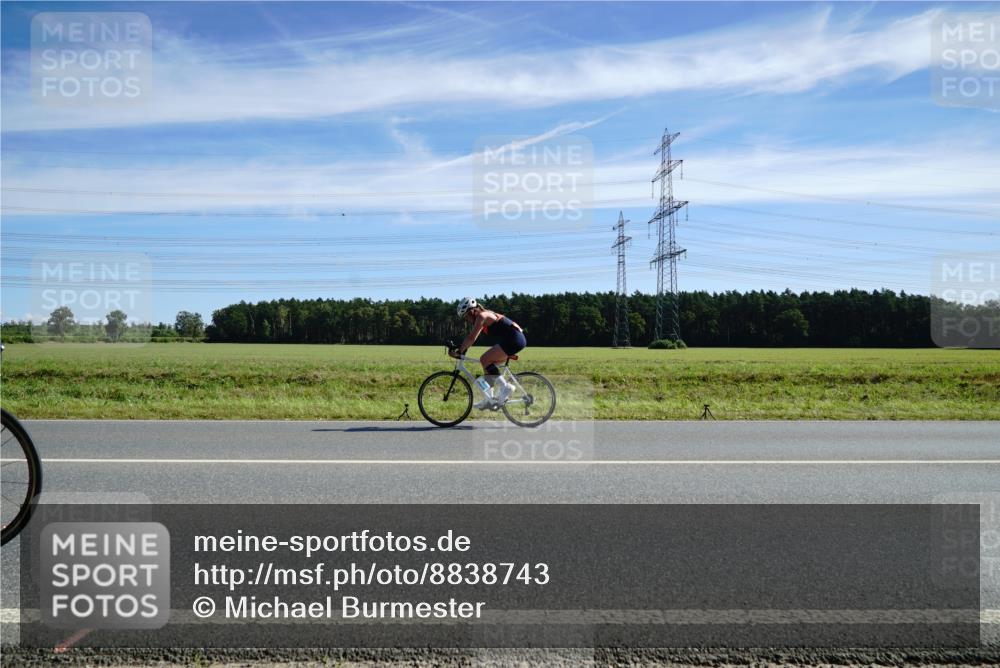 07.09.2025 - 19. Norderstedt Triathlon Michael Burmester http://msf.ph/oto/8838743 07.09.2025 12:08:38 Radfahren 807, 1382 meine-sportfotos.de