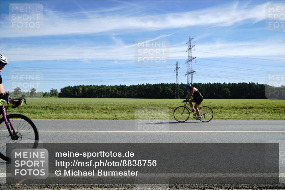 07.09.2025 - 19. Norderstedt Triathlon Michael Burmester http://msf.ph/oto/8838756 07.09.2025 12:08:43 Radfahren 808, 1268, 1382 meine-sportfotos.de
