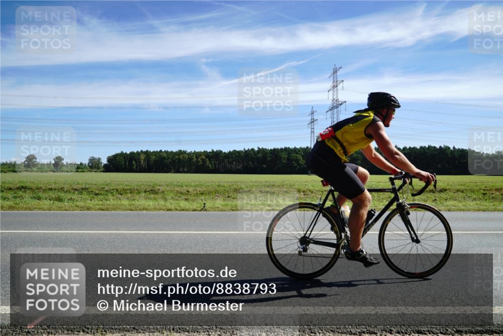 07.09.2025 - 19. Norderstedt Triathlon Michael Burmester http://msf.ph/oto/8838793 07.09.2025 12:08:54 Radfahren 703 meine-sportfotos.de
