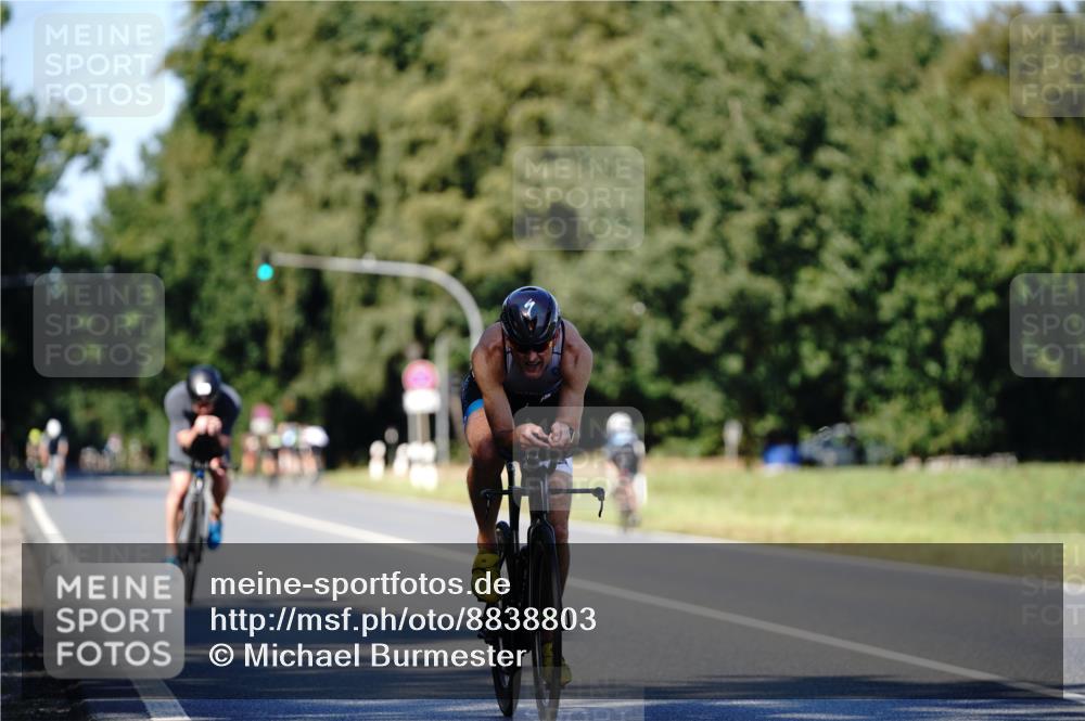07.09.2025 - 19. Norderstedt Triathlon Michael Burmester http://msf.ph/oto/8838803 07.09.2025 14:35:16 Radfahren 394, 988 meine-sportfotos.de
