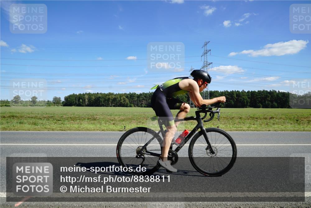 07.09.2025 - 19. Norderstedt Triathlon Michael Burmester http://msf.ph/oto/8838811 07.09.2025 14:18:34 Radfahren 994 meine-sportfotos.de