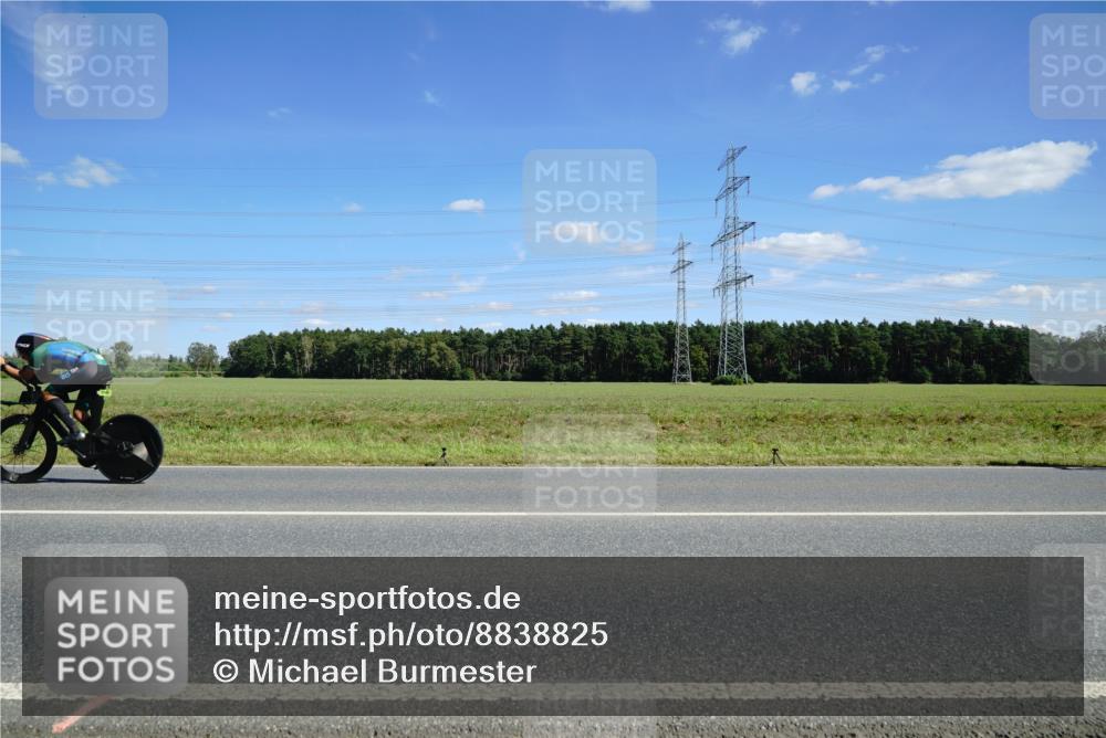07.09.2025 - 19. Norderstedt Triathlon Michael Burmester http://msf.ph/oto/8838825 07.09.2025 14:18:37 Radfahren 994 meine-sportfotos.de