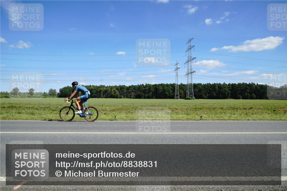 07.09.2025 - 19. Norderstedt Triathlon Michael Burmester http://msf.ph/oto/8838831 07.09.2025 14:18:38 Radfahren  meine-sportfotos.de