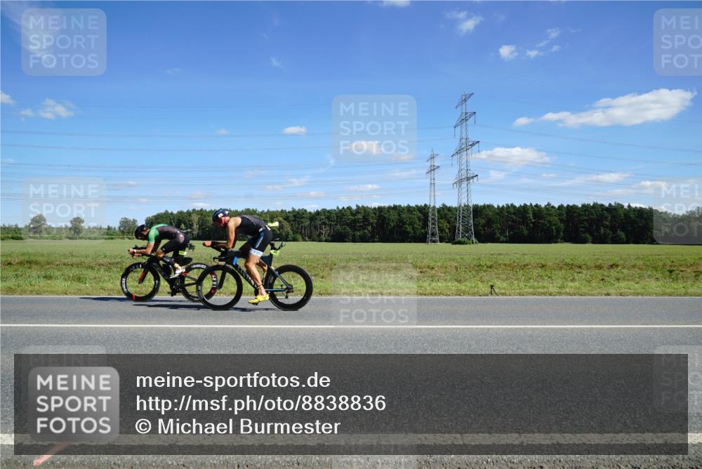 07.09.2025 - 19. Norderstedt Triathlon Michael Burmester http://msf.ph/oto/8838836 07.09.2025 14:18:41 Radfahren 1013 meine-sportfotos.de