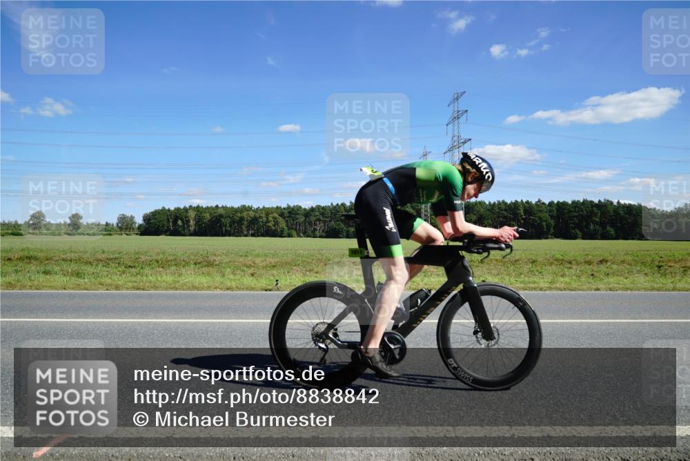 07.09.2025 - 19. Norderstedt Triathlon Michael Burmester http://msf.ph/oto/8838842 07.09.2025 14:18:42 Radfahren 1013 meine-sportfotos.de