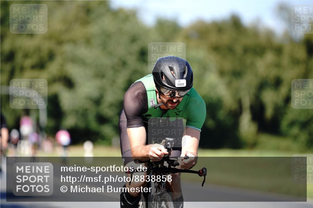 07.09.2025 - 19. Norderstedt Triathlon Michael Burmester http://msf.ph/oto/8838858 07.09.2025 14:36:06 Radfahren 1037, 1406 meine-sportfotos.de