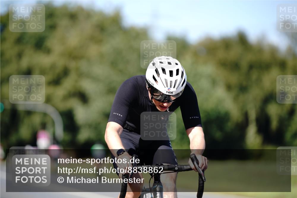 07.09.2025 - 19. Norderstedt Triathlon Michael Burmester http://msf.ph/oto/8838862 07.09.2025 14:36:08 Radfahren 1037, 1406 meine-sportfotos.de