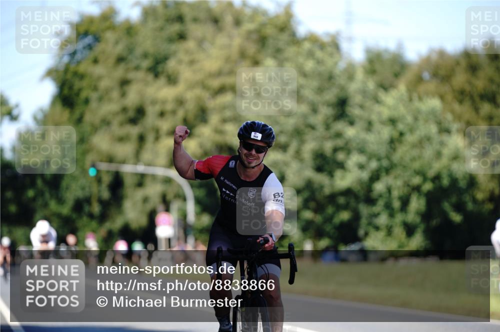 07.09.2025 - 19. Norderstedt Triathlon Michael Burmester http://msf.ph/oto/8838866 07.09.2025 14:36:13 Radfahren 968 meine-sportfotos.de