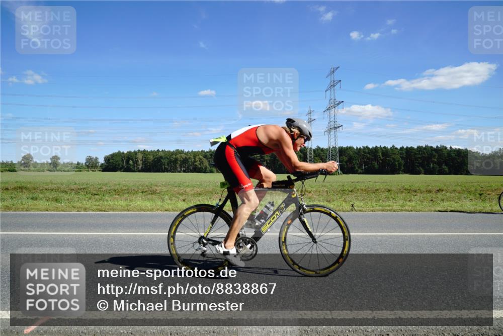 07.09.2025 - 19. Norderstedt Triathlon Michael Burmester http://msf.ph/oto/8838867 07.09.2025 14:18:57 Radfahren 967, 984, 1020 meine-sportfotos.de