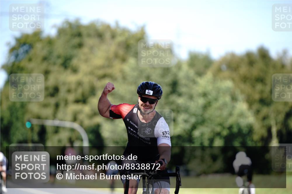 07.09.2025 - 19. Norderstedt Triathlon Michael Burmester http://msf.ph/oto/8838872 07.09.2025 14:36:13 Radfahren 968 meine-sportfotos.de