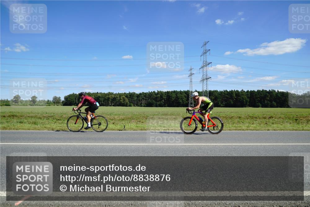 07.09.2025 - 19. Norderstedt Triathlon Michael Burmester http://msf.ph/oto/8838876 07.09.2025 14:18:58 Radfahren 967, 984 meine-sportfotos.de
