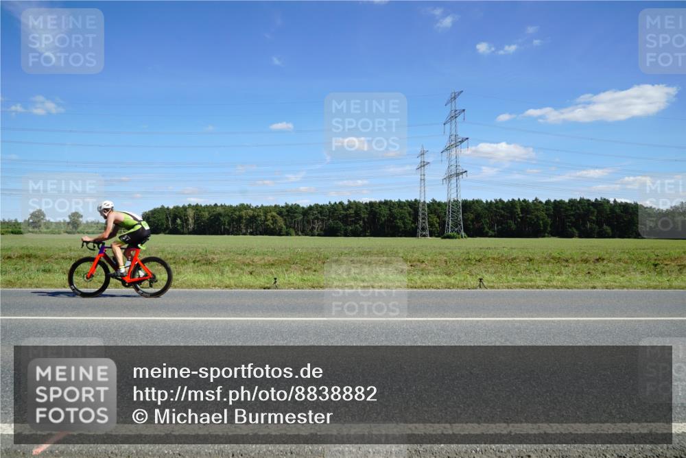 07.09.2025 - 19. Norderstedt Triathlon Michael Burmester http://msf.ph/oto/8838882 07.09.2025 14:18:58 Radfahren 967, 984 meine-sportfotos.de