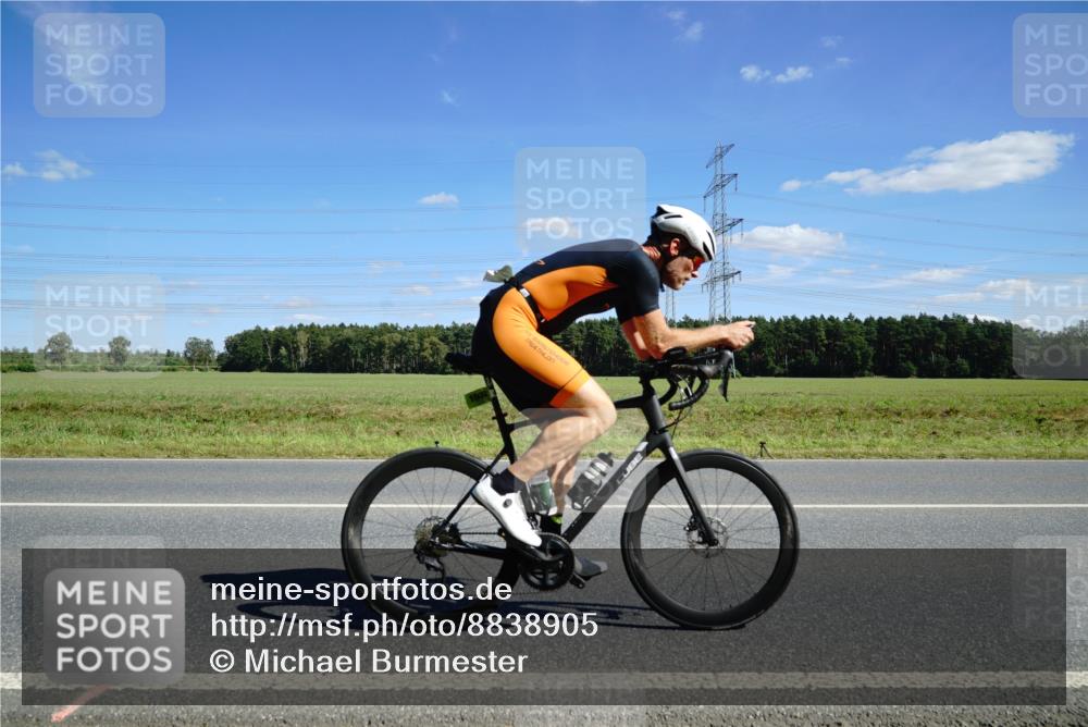 07.09.2025 - 19. Norderstedt Triathlon Michael Burmester http://msf.ph/oto/8838905 07.09.2025 14:19:12 Radfahren 382, 1000 meine-sportfotos.de