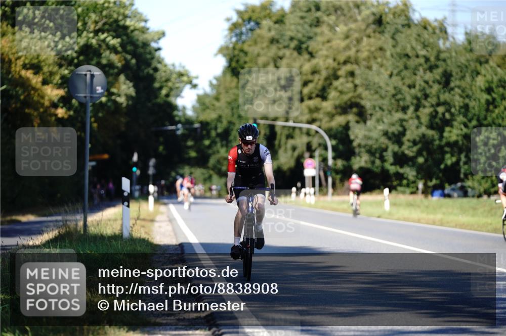 07.09.2025 - 19. Norderstedt Triathlon Michael Burmester http://msf.ph/oto/8838908 07.09.2025 14:36:35 Radfahren 970 meine-sportfotos.de