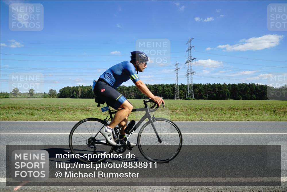07.09.2025 - 19. Norderstedt Triathlon Michael Burmester http://msf.ph/oto/8838911 07.09.2025 14:19:14 Radfahren 382, 1000 meine-sportfotos.de