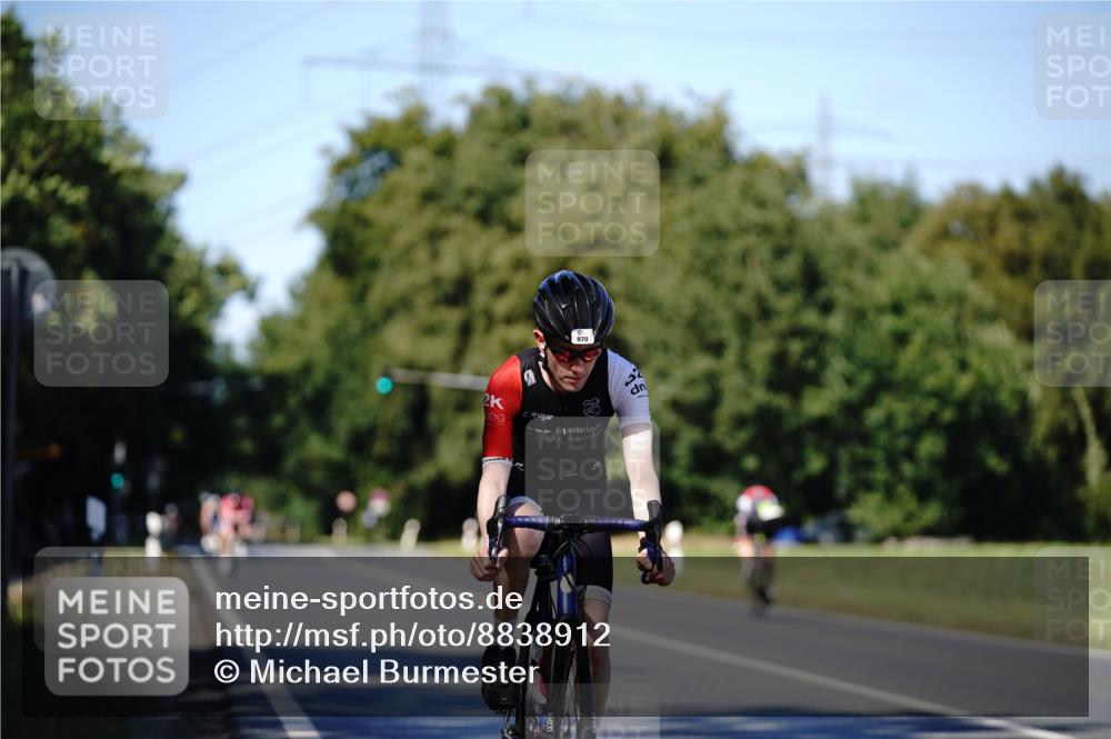 07.09.2025 - 19. Norderstedt Triathlon Michael Burmester http://msf.ph/oto/8838912 07.09.2025 14:36:36 Radfahren 970 meine-sportfotos.de