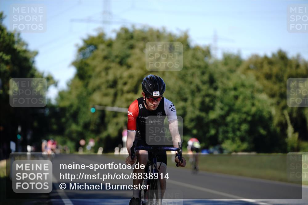 07.09.2025 - 19. Norderstedt Triathlon Michael Burmester http://msf.ph/oto/8838914 07.09.2025 14:36:36 Radfahren 970 meine-sportfotos.de