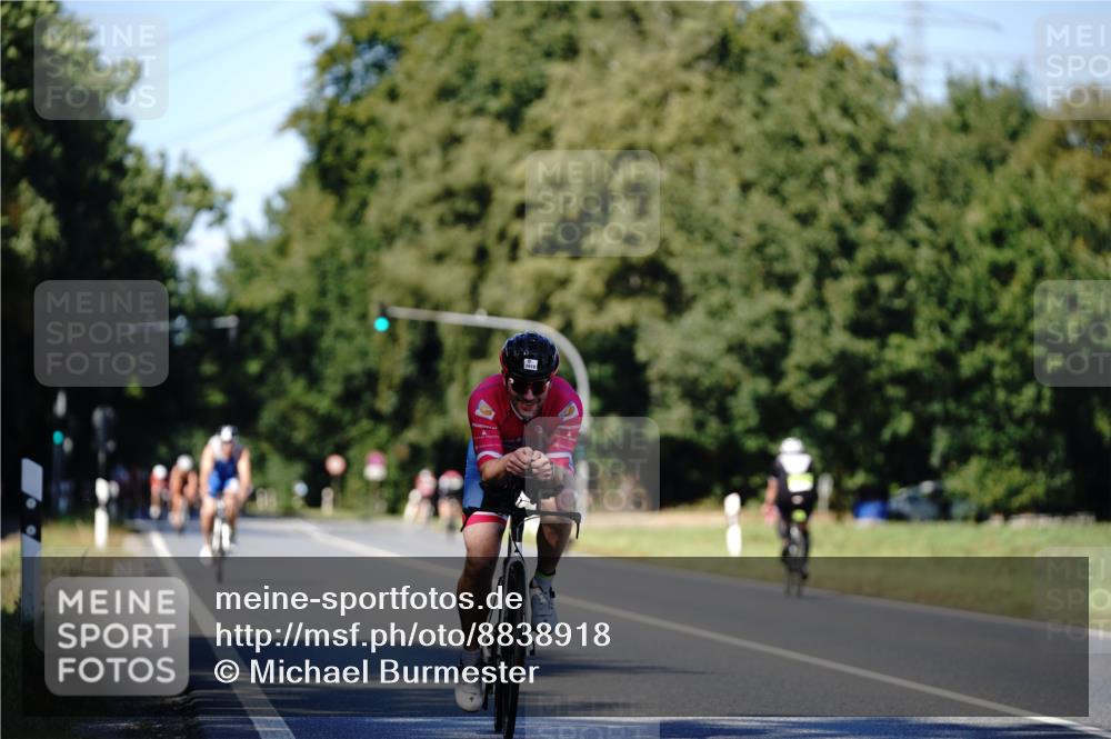 07.09.2025 - 19. Norderstedt Triathlon Michael Burmester http://msf.ph/oto/8838918 07.09.2025 14:36:43 Radfahren 1019 meine-sportfotos.de